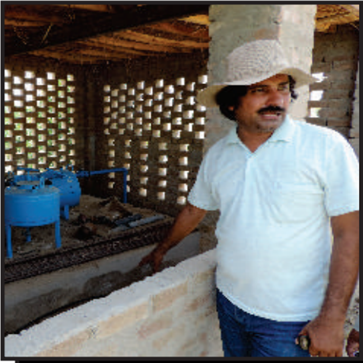 Success Story Of Heis Ambassador Farmer, Qasim Qureshi - Wood (800x800), Png Download