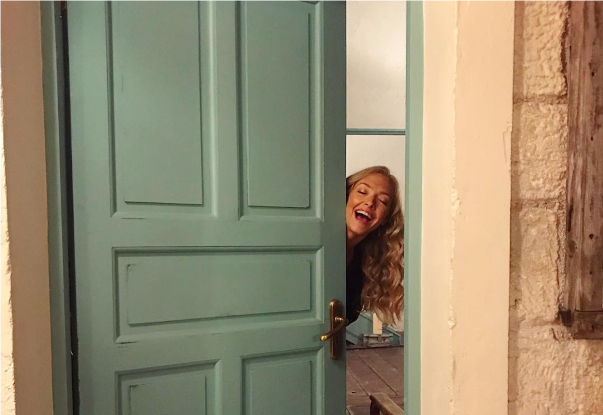 Amanda Seyfried Dévoile Les Premières Images Du Tournage - Amanda Seyfried (1920x825), Png Download