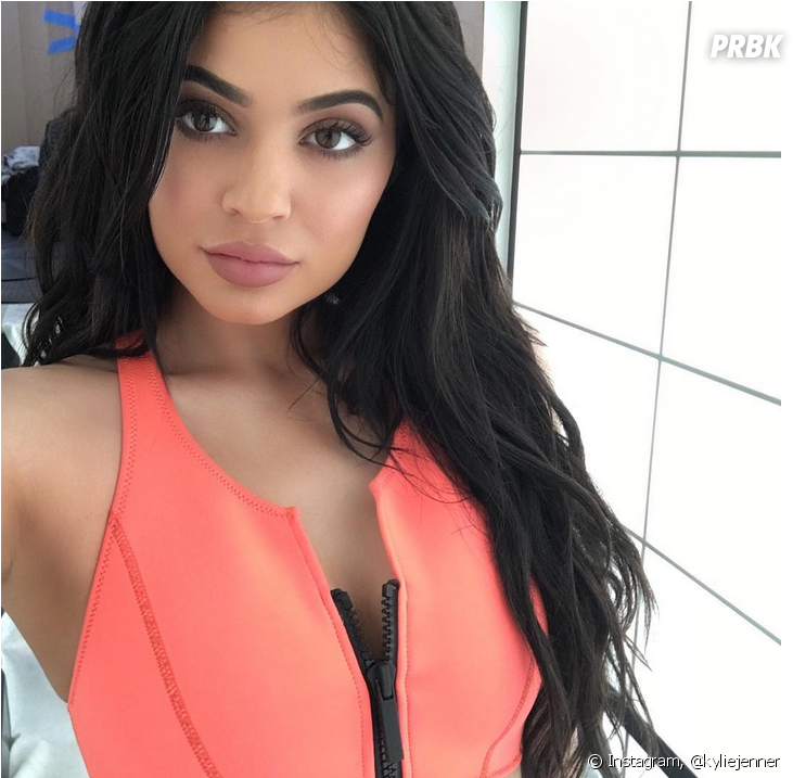 Kylie Jenner Célibataire - Tan Skin Candy K Lip Kit (950x716), Png Download