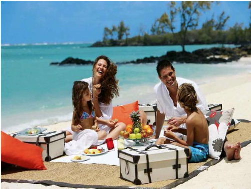 Family Beach Picnic - Picnic In The Beach (500x500), Png Download
