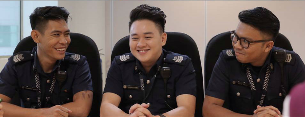 'quick-thinking' Sengkang Cops Save Toddler's Life - Police Officer (991x557), Png Download