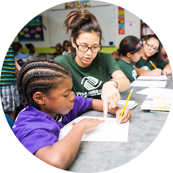 Staff Helping Out Young Boy With Hw - Learning (600x600), Png Download