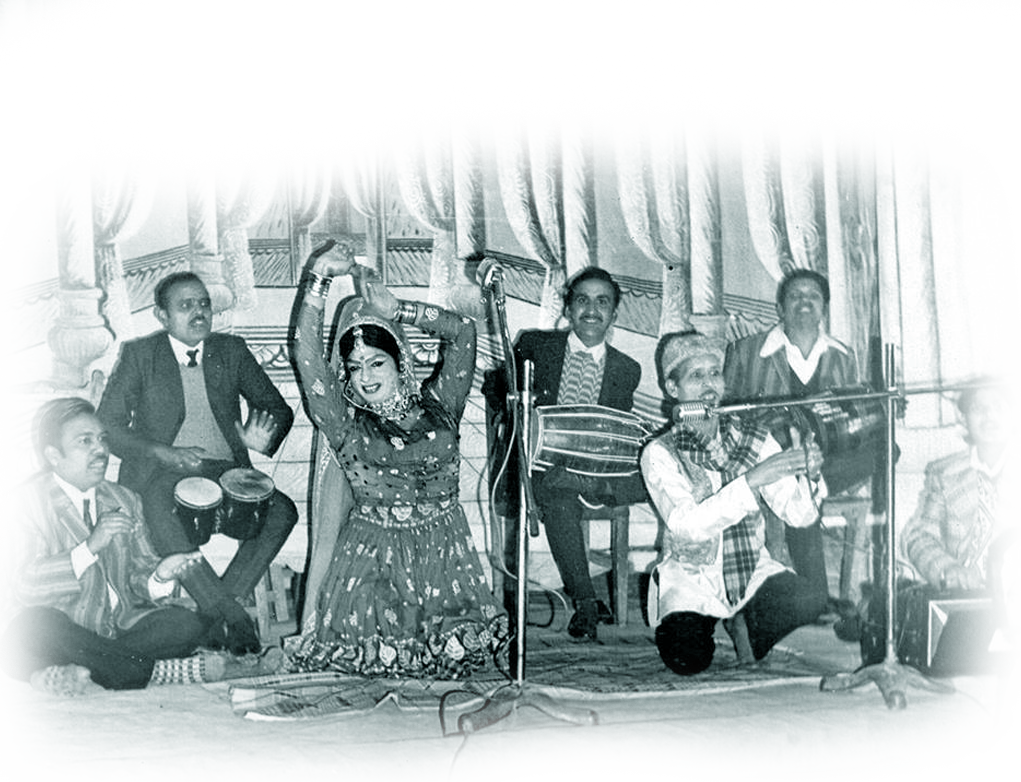 About P&p - Monochrome (1021x782), Png Download