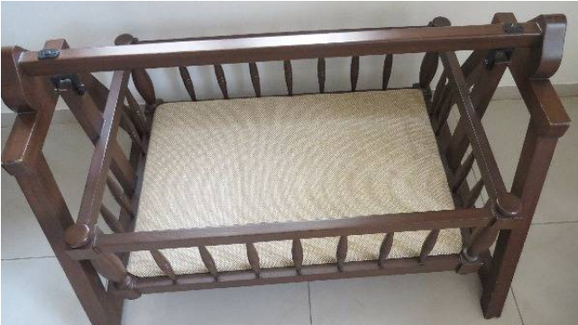 Baby Wooden Cradle With Mattress - Wooden Cradle For Baby India (640x480), Png Download