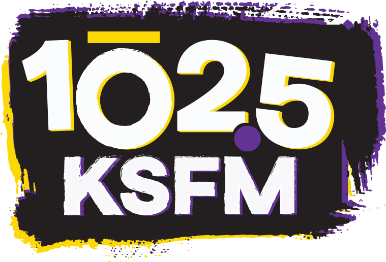 Kim Kardashian Says Kanye West Can Fall Asleep Anywhere - Jpeg (775x515), Png Download