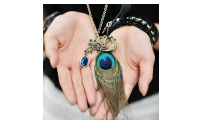 Alloy Bronze Peacock Feather With Water Drop Crystal - Peacock Feather And Jhumka (700x431), Png Download