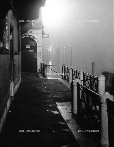 Parte De Una Fundación Con Encanto Venecia, Envuelta - Venice (1025x480), Png Download