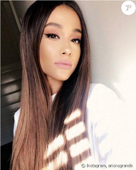 Ariana Grande A Publié Une Photo D'elle Sur Sa Page - Ariana Grande (950x588), Png Download