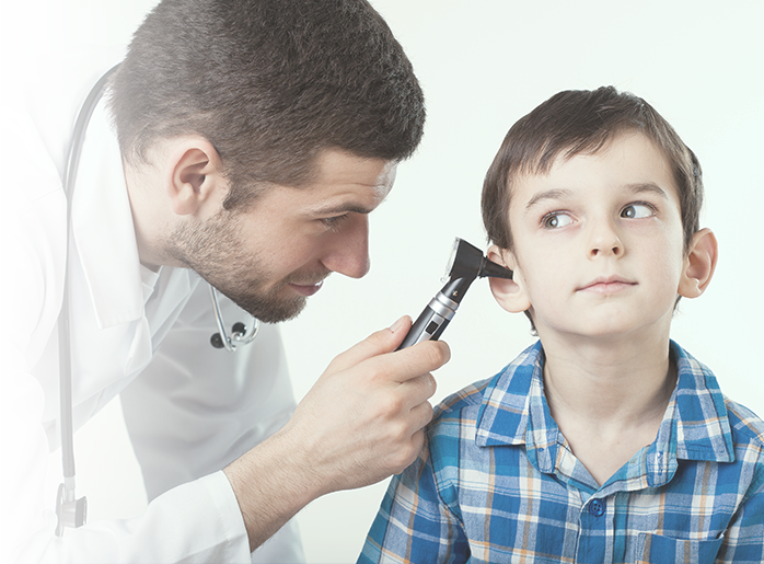 Condition Overview - Doctor Looking In Child's Ear (698x515), Png Download