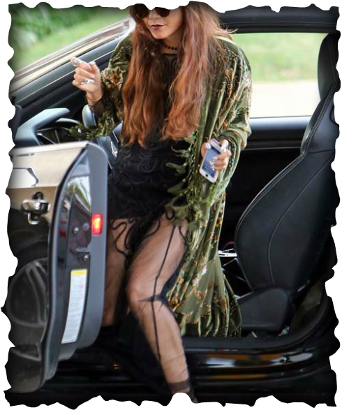 Headed Out To Keep Up On Her Fashionable Looks, Vanessa - Ajinkya (490x587), Png Download