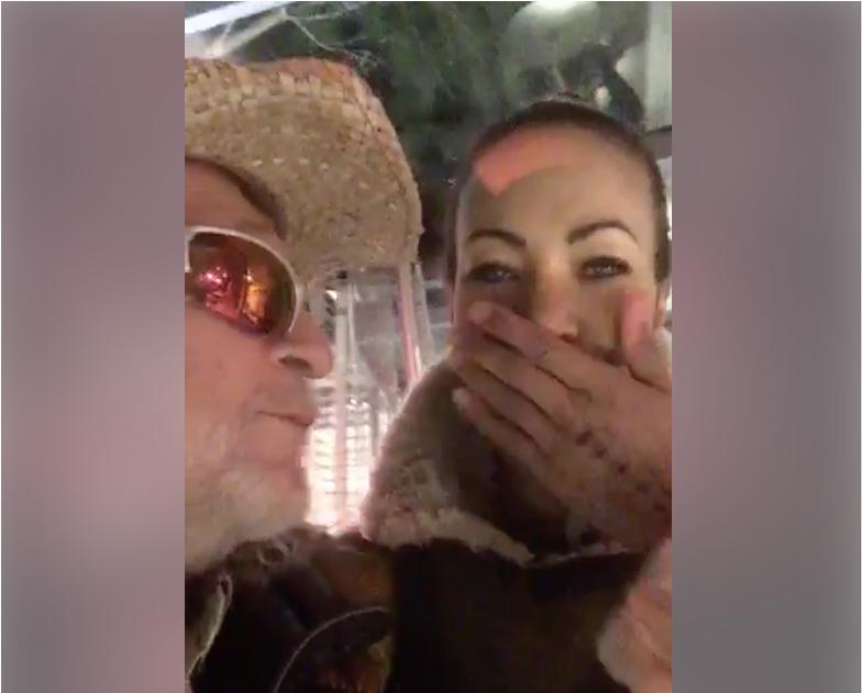 Danyelah Très Émue Par Le Feu D'artifices - Selfie (1200x630), Png Download