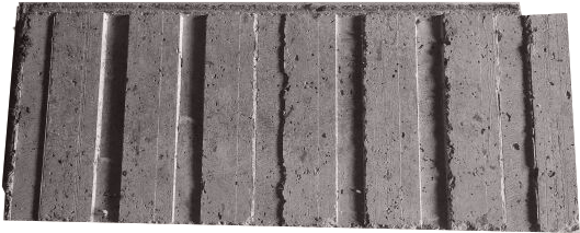 Patented Grooves On Back Of Brick Wick Water Away From - Bricks With Grooves (566x278), Png Download