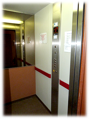 Hôtel Des Planchettes - Door (300x400), Png Download