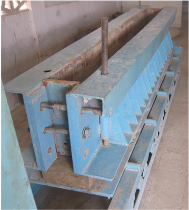 Mould Utilized For Casting Of Clay Beams - Plywood (903x417), Png Download