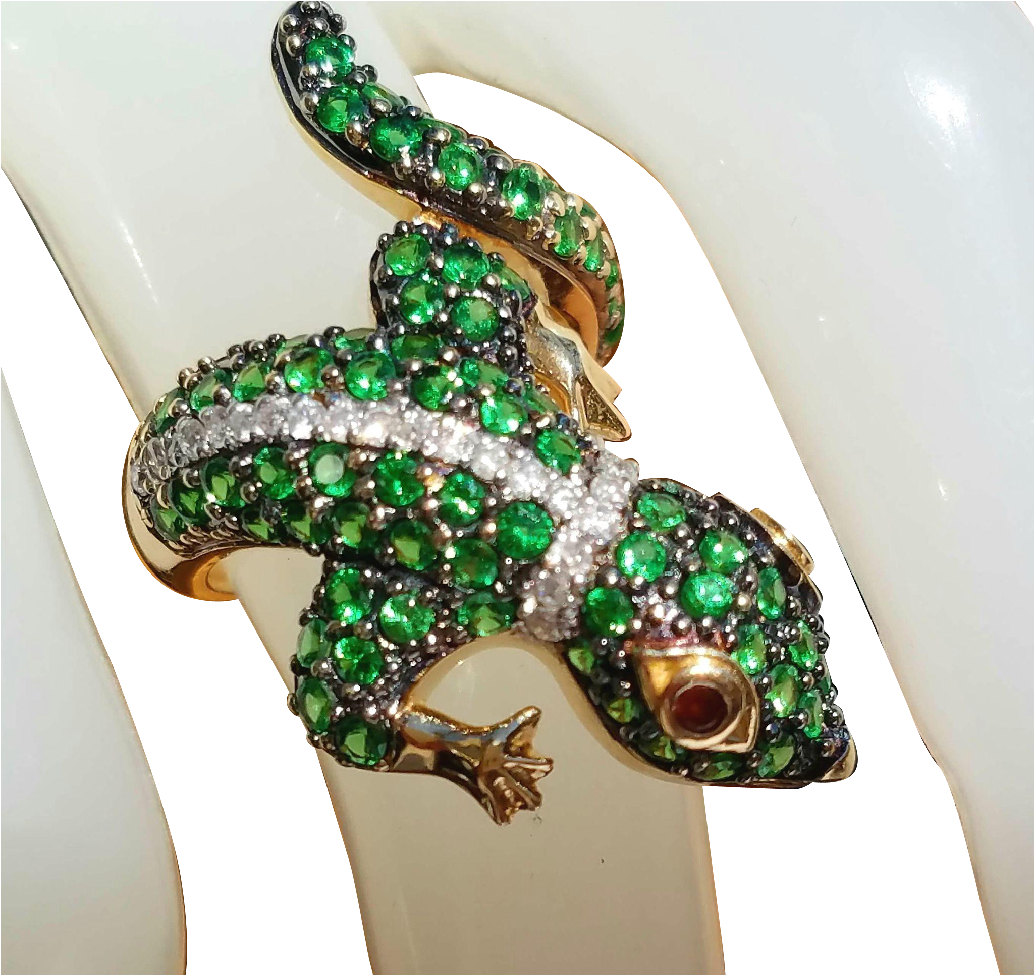 14k Green Tsavorite Garnet Diamond Gecko Lizard Chameleon - Garnet & Diamond Ring (2048x2048), Png Download