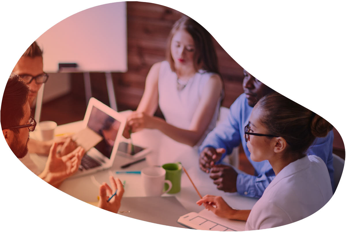 Group Of People Sitting Around A Table Having A Meeting - Guys In Meeting (1200x805), Png Download