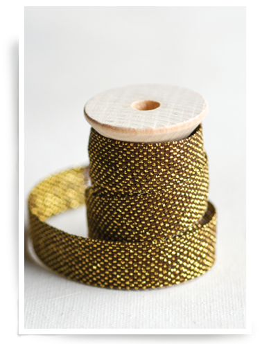 Gold Metallic Ribbon 2 Yds - Bangle (400x510), Png Download