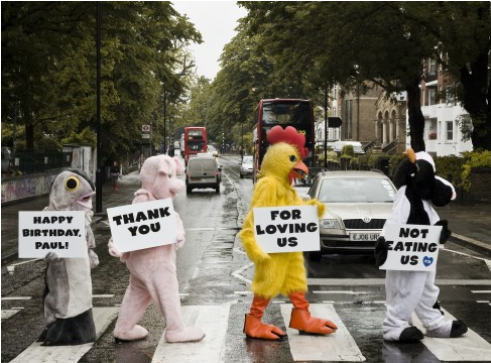 Paul Mccartney Abbey Road Crossing (870x362), Png Download