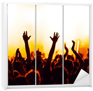 Concert Crowd In Front Of Bright Blue Stage Lights - Çağımızın Nevrotik Kişiliği Karen Horney (400x400), Png Download