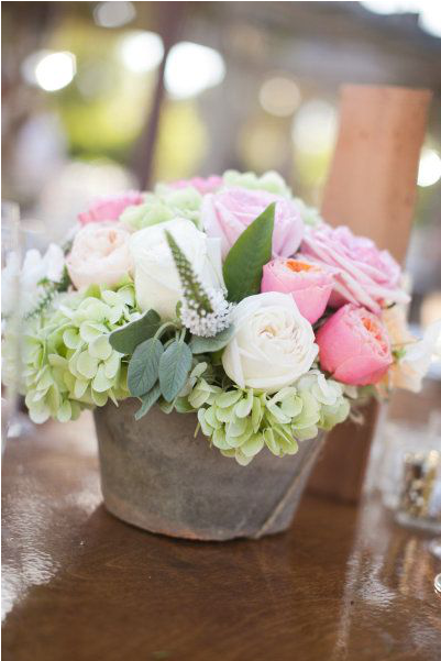 One That Can Rock A Pretty, Pink, Feathery Number Like - Centro De Mesa Para Boda En Color Pastel (600x600), Png Download