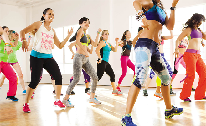 Zumba - Zumba Class Black And White (900x400), Png Download