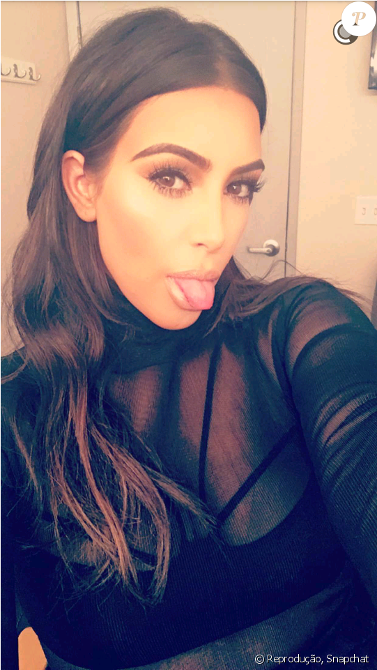 Kim Kardashian É Casada Com Kanye West, Que Estava - Kanye West (950x960), Png Download