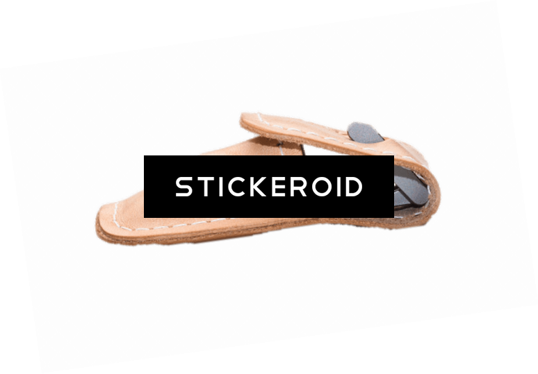 指甲钳在皮革持有人 - 指甲钳在皮革持有人 - Flip-flops (774x539), Png Download