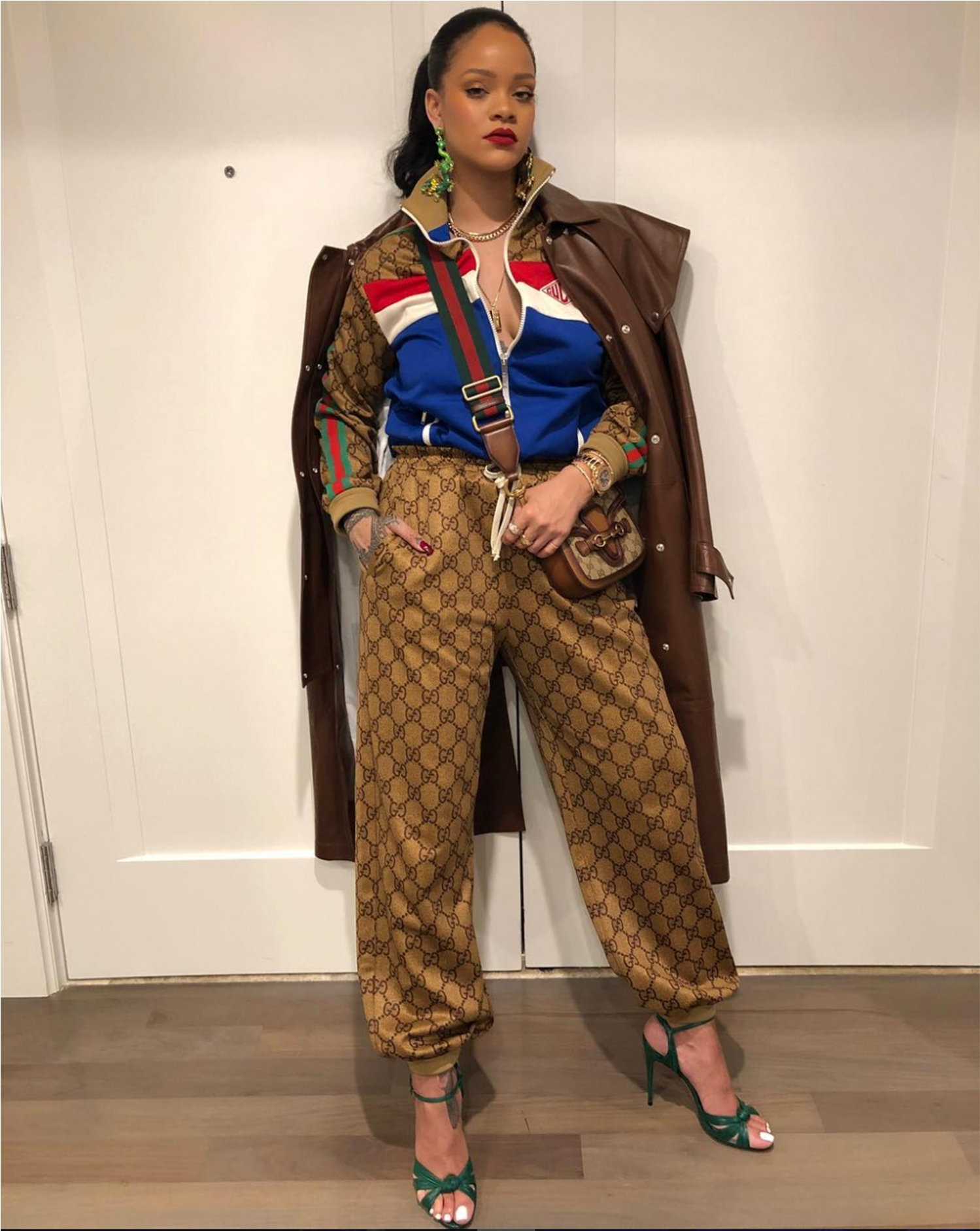 Donning Head To Toe Gucci Logomania, Rihanna Might - Rihanna In Gucci (1882x1882), Png Download