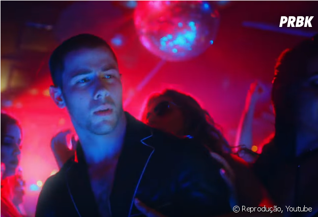 Nick Jonas Canta, Dança E Curte Balada Intensa No Clipe - Event (624x600), Png Download