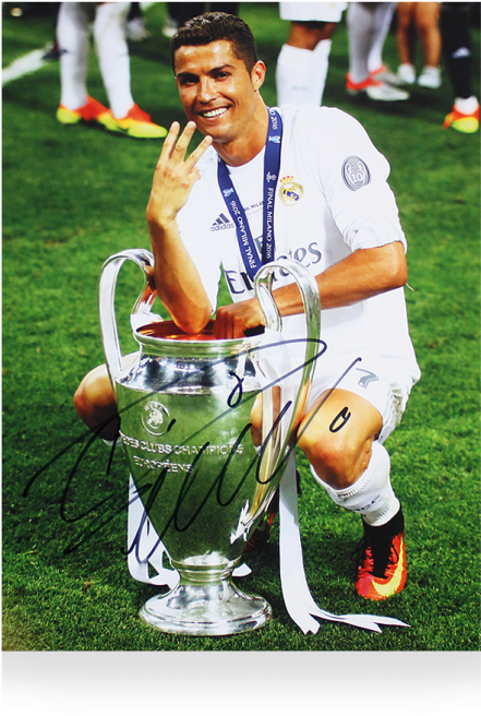 Cristiano Ronaldo Signed Real Madrid Photo - Winner Real Madrid Cr (650x665), Png Download