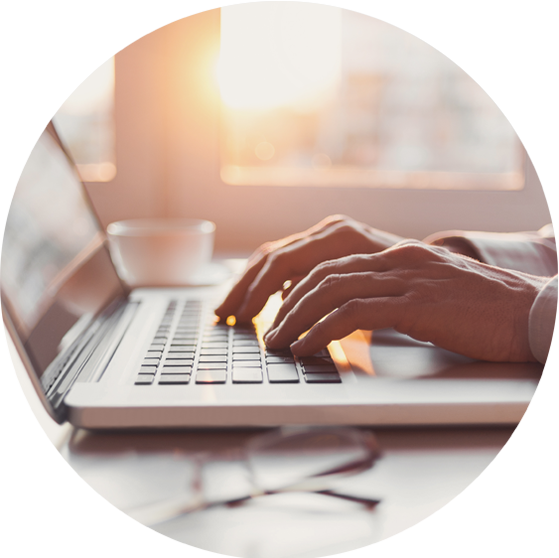 About Taylor Jones - People Typing (559x558), Png Download