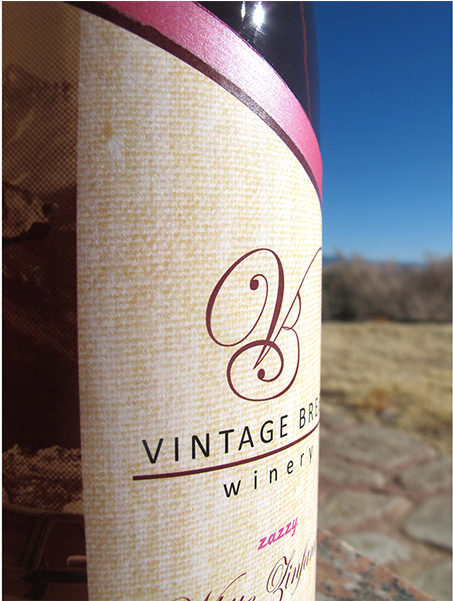 Metallic Colors On The Label Visually Portray The Wine - Wine Bottle (600x600), Png Download