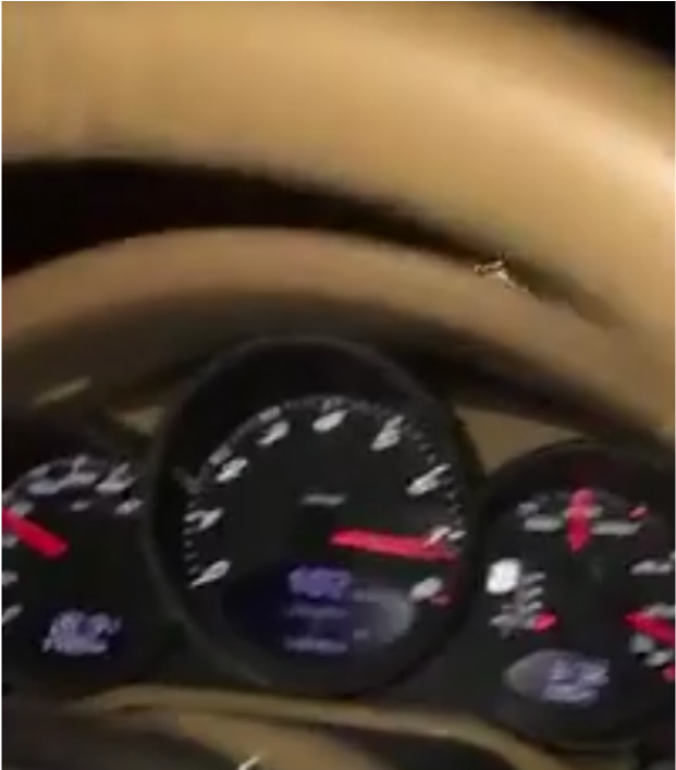 Biel Dirige Carro De Luxo E Velocímetro Exibe Excesso - Porsche Panamera (940x706), Png Download