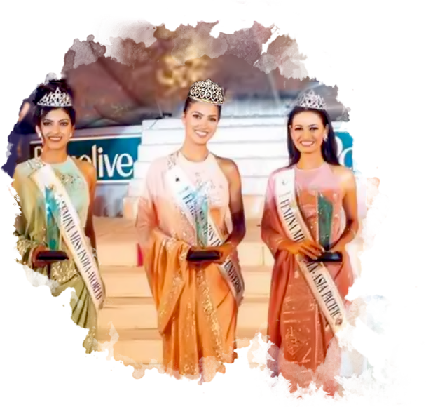 Dia Mirza - Lara Dutta And Priyanka (608x580), Png Download