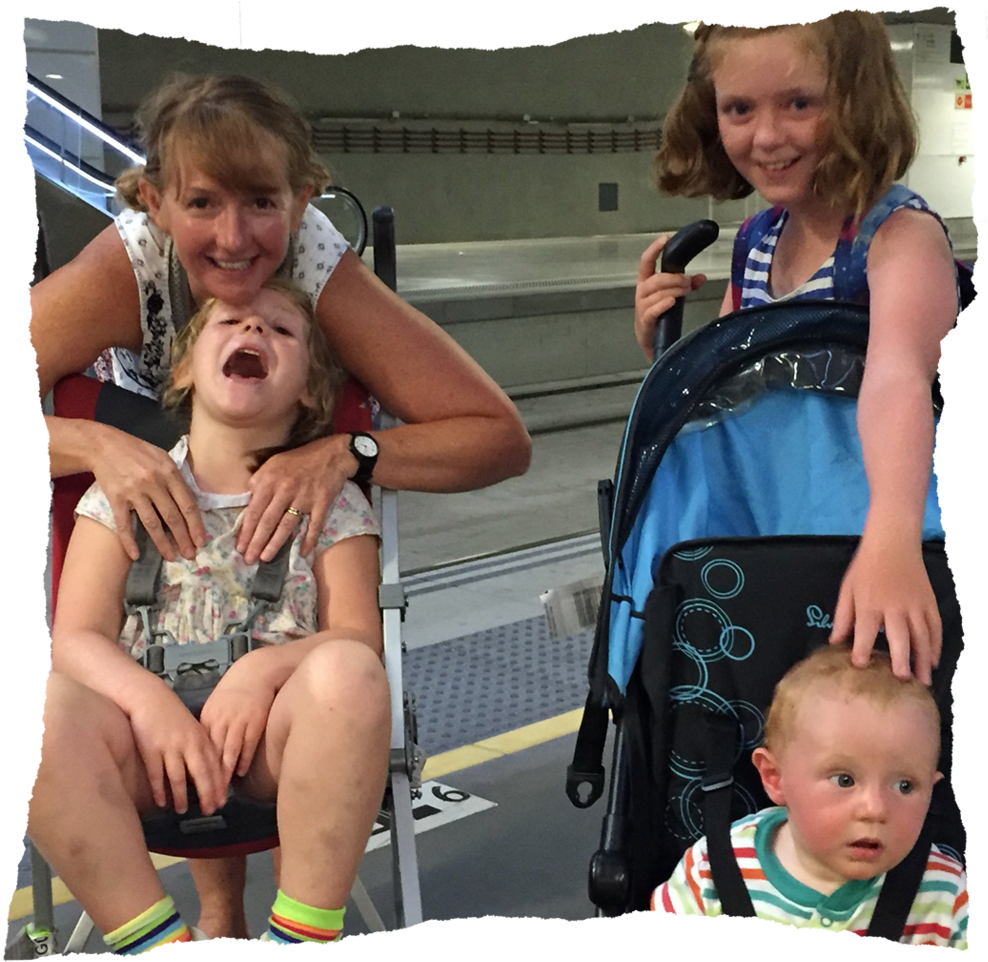 Mom Lucy Bell - Girl (1000x976), Png Download