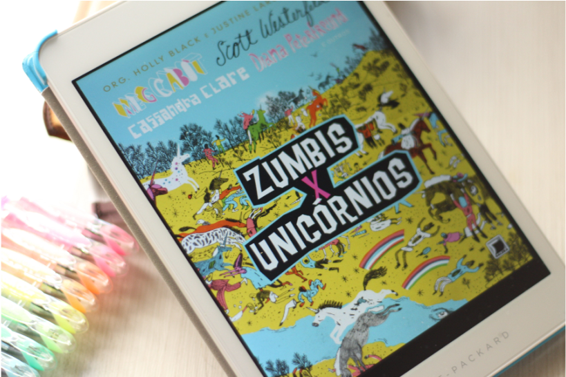 Zumbis X Unicórnios - Gadget (1024x545), Png Download