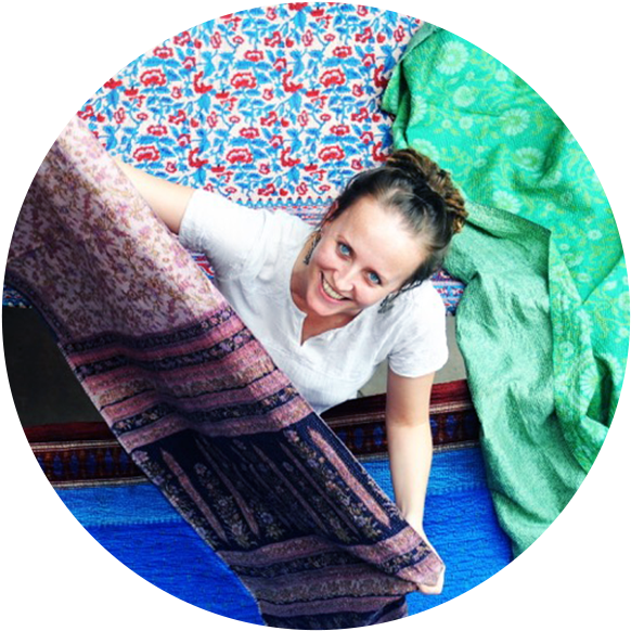 House Of Wandering Silk - Sitting (600x600), Png Download