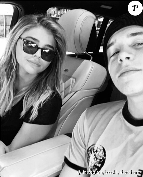 Brooklyn Beckham Publie Une Photo De Couple Avec Chloë - Brooklyn Beckham Y Chloë Grace Moretz (950x590), Png Download