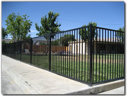 Distinctive Fences Residential & Commercial Property - Hercules Fence (617x328), Png Download