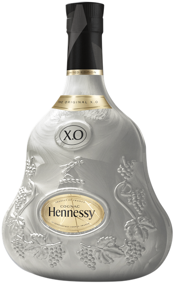 This New Hennessy X O Gift Pack Is As Cool As Ice Robbreport - Hennessy On Ice Png (1000x570), Png Download