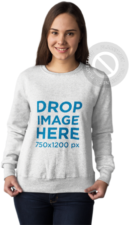 Crewneck Mockup Of A Pretty Girl At A Photo Studio - Hoodie (640x480), Png Download