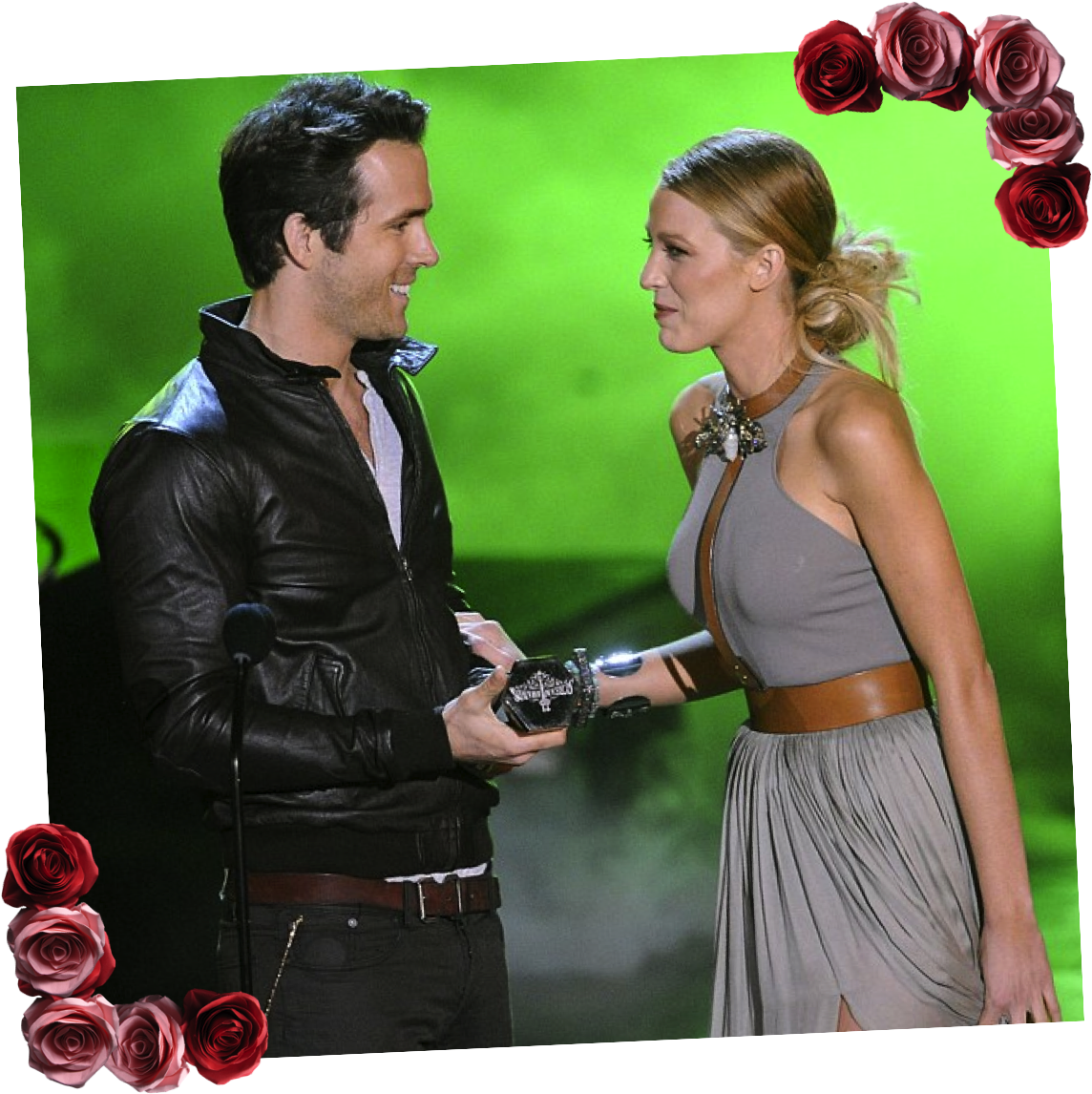 O Vestido Blake - Ryan Reynolds And Blake Lively Pda (1155x1162), Png Download