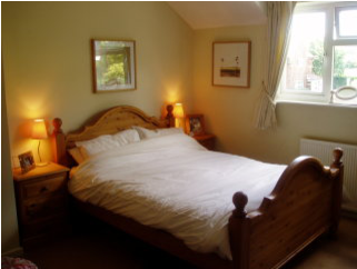 A Comfortable Family Home Situated In A Popular Leafy - Bedroom (800x533), Png Download