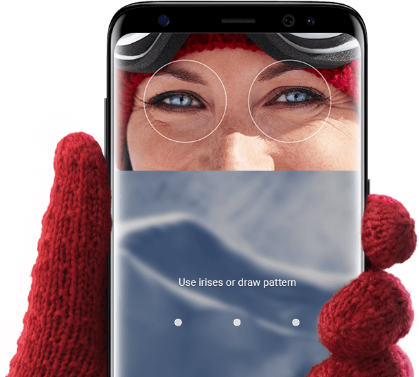 A Hand Holding Galaxy S8 With The Iris Scanner Ui And - Galaxy S8 Iris Scanner (610x550), Png Download