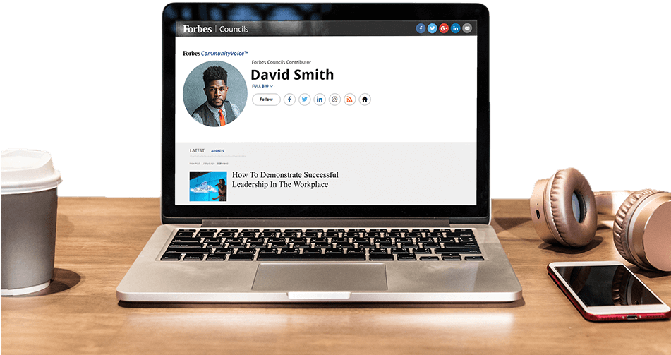Our In-house Editorial Team Will Guide You Through - Computer (950x550), Png Download