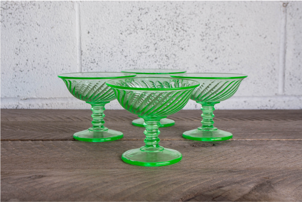 Set Of 4 Swirl Depression Era Goblet Glasses - Outdoor Table (1000x1326), Png Download