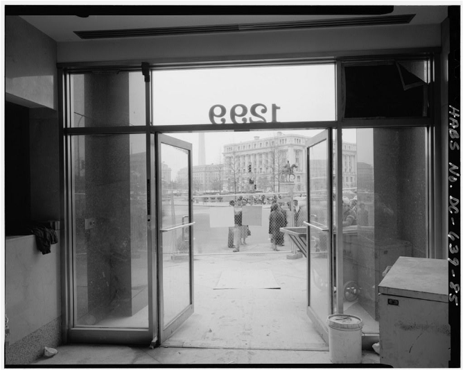 Warner Theatre, Office Building, Looking Southwest - Architecture (926x590), Png Download