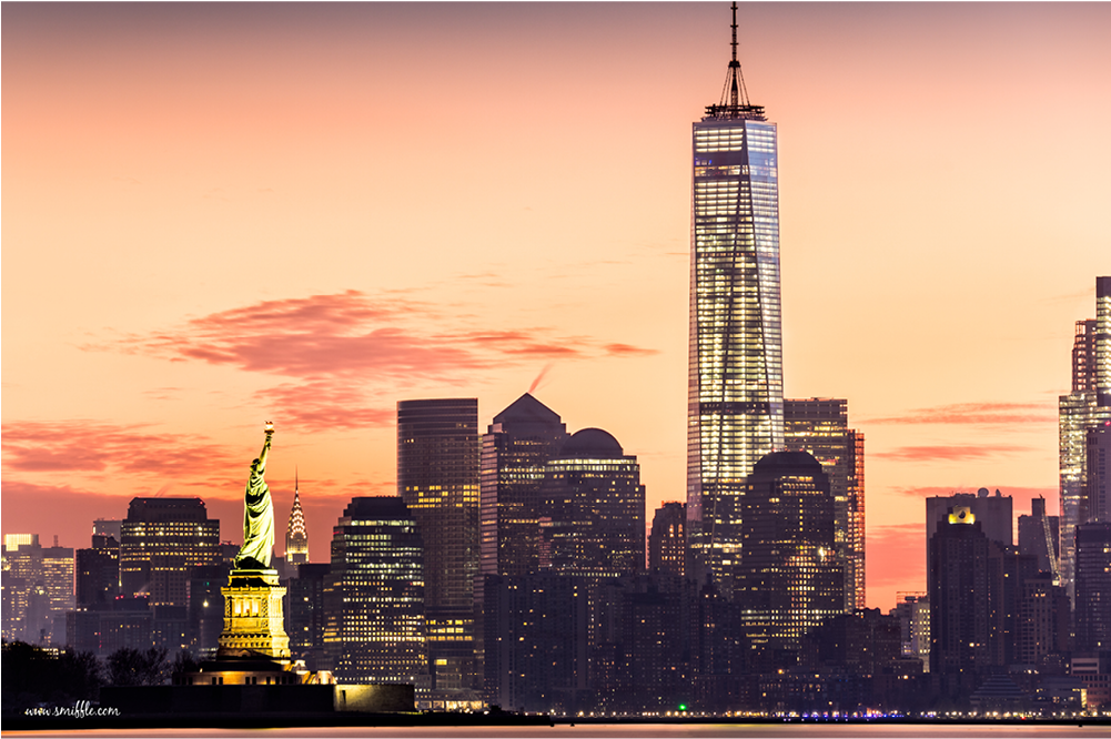 Statue Of Liberty & 1 World Trade Centre - Nyc At Night (1000x1000), Png Download