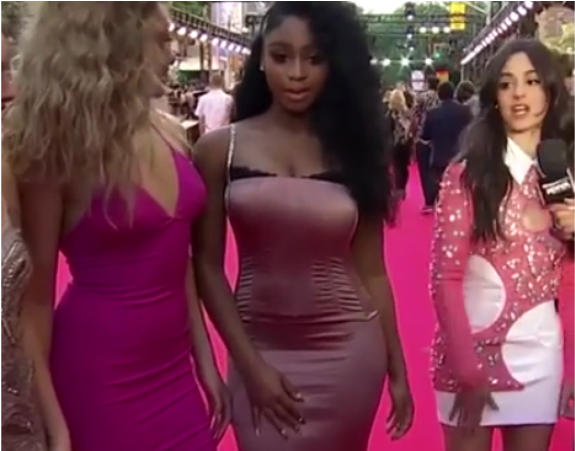 Camila Cabello Fora Do Fifth Harmony - Latex Clothing (800x450), Png Download