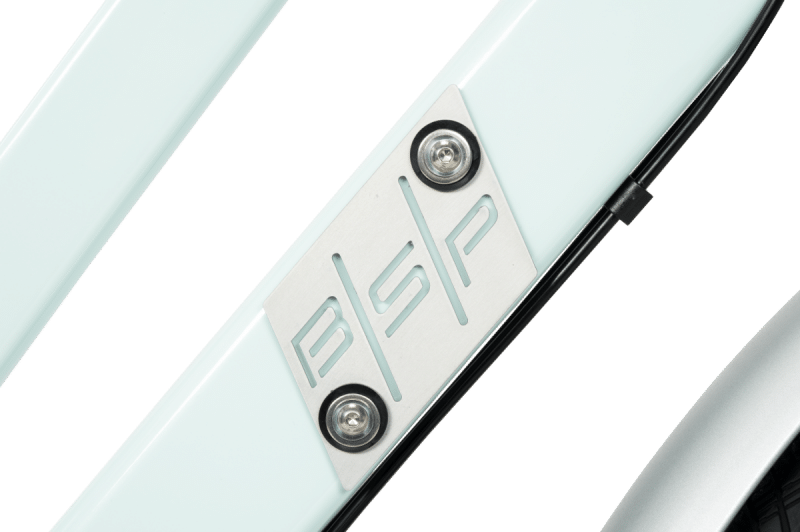 Barista Sierplaat - Bmw (800x532), Png Download